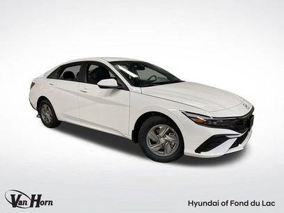 New 2025 Hyundai Elantra SE