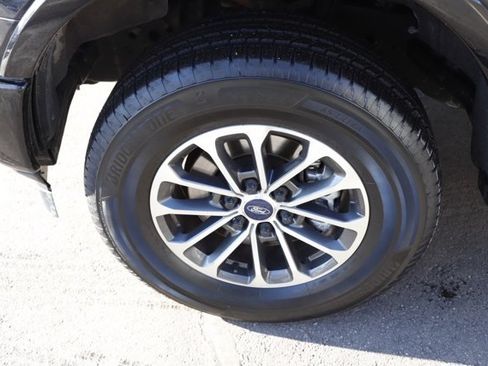 Used 2018 Ford F150 XLT w/ Equipment Group 302A Luxury image 12