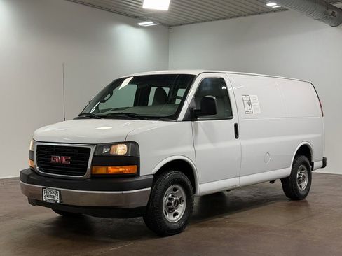 Used 2017 GMC Savana 2500 image 7