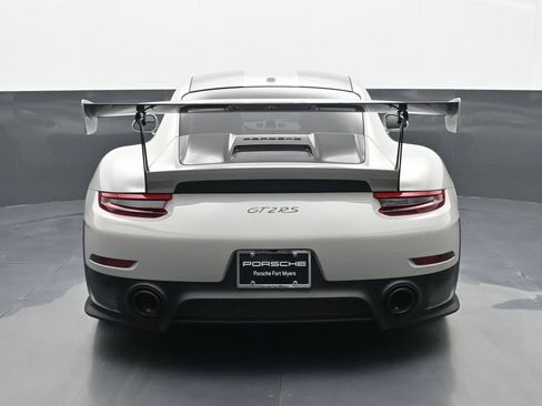 Certified 2019 Porsche 911 GT2 RS w/ Weissach Package RWD image 18