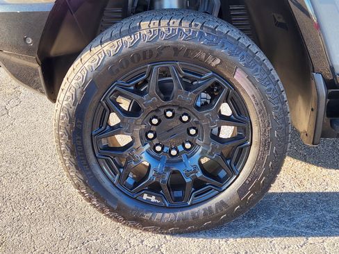 New 2025 GMC Hummer EV 2X image 11