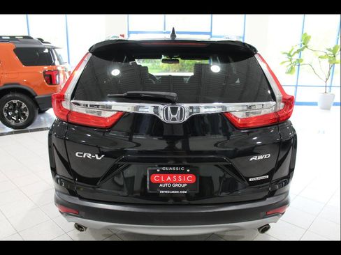 Used 2018 Honda CR-V Touring image 6