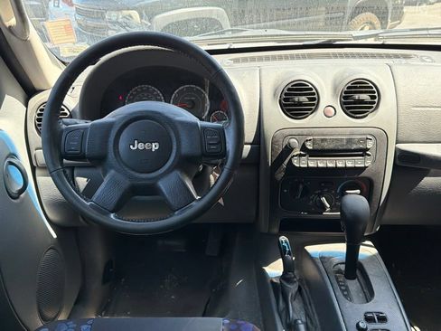 Used 2006 Jeep Liberty Sport AWD/4WD image 14