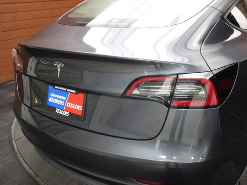 Used 2022 Tesla Model 3 image 12