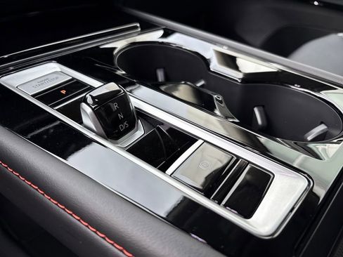 New 2026 Volkswagen Atlas Peak Edition AWD/4WD image 23