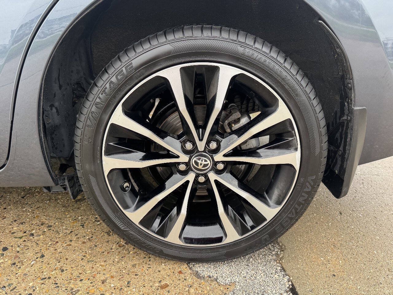 Used 2017 Toyota Corolla XSE w/ Carpet Mat Package (TMS) FWD image 9