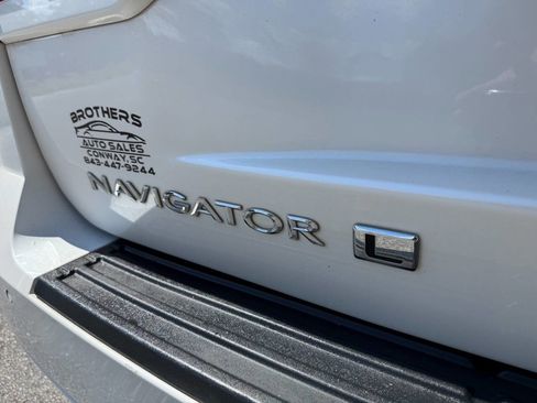 Used 2017 Lincoln Navigator L Select image 35