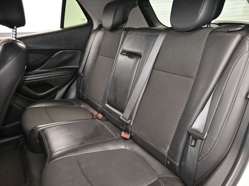 Used 2020 Buick Encore Preferred image 32