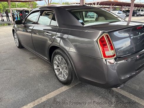 Used 2013 Chrysler 300 C RWD image 3
