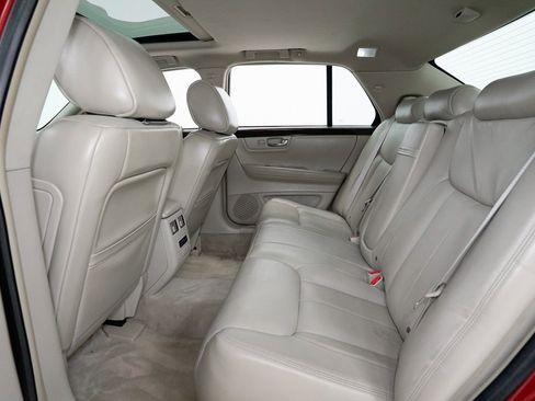 Used 2010 Cadillac DTS Luxury image 20