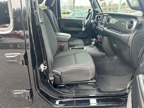 Used 2021 Jeep Gladiator Overland image 13