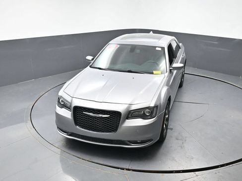 Used 2018 Chrysler 300 S w/ 300S Premium Group 2 AWD/4WD image 18