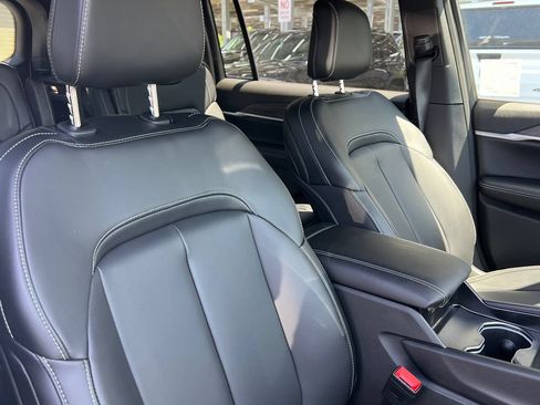 New 2026 Jeep Grand Cherokee L Limited w/ Limited Altitude Package AWD/4WD image 14