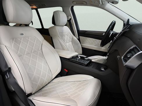 Used 2019 Mercedes-Benz GLS 450 4MATIC w/ Grand Edition Package image 24