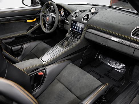 Used 2024 Porsche 718 Boxster Spyder RS RWD image 28