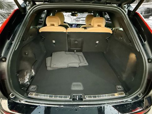 Used 2022 Volvo XC60 B6 Inscription w/ Advanced Package image 30