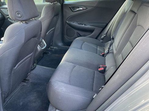 Used 2018 Chevrolet Malibu LT image 12