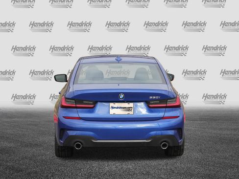 Certified 2022 BMW 330i Sedan w/ M Sport Package image 8