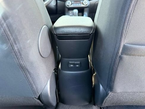 Used 2020 Nissan Versa SR w/ Convenience Package FWD image 25