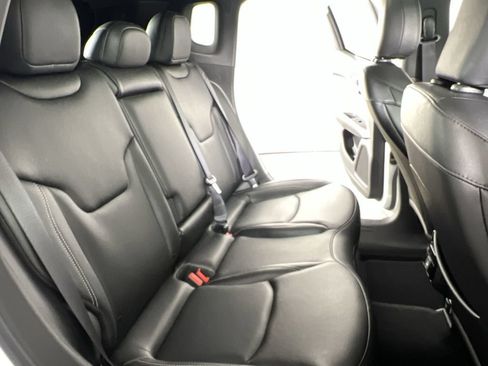 Used 2025 Jeep Compass Limited w/ Sun & Sound Group AWD/4WD image 27