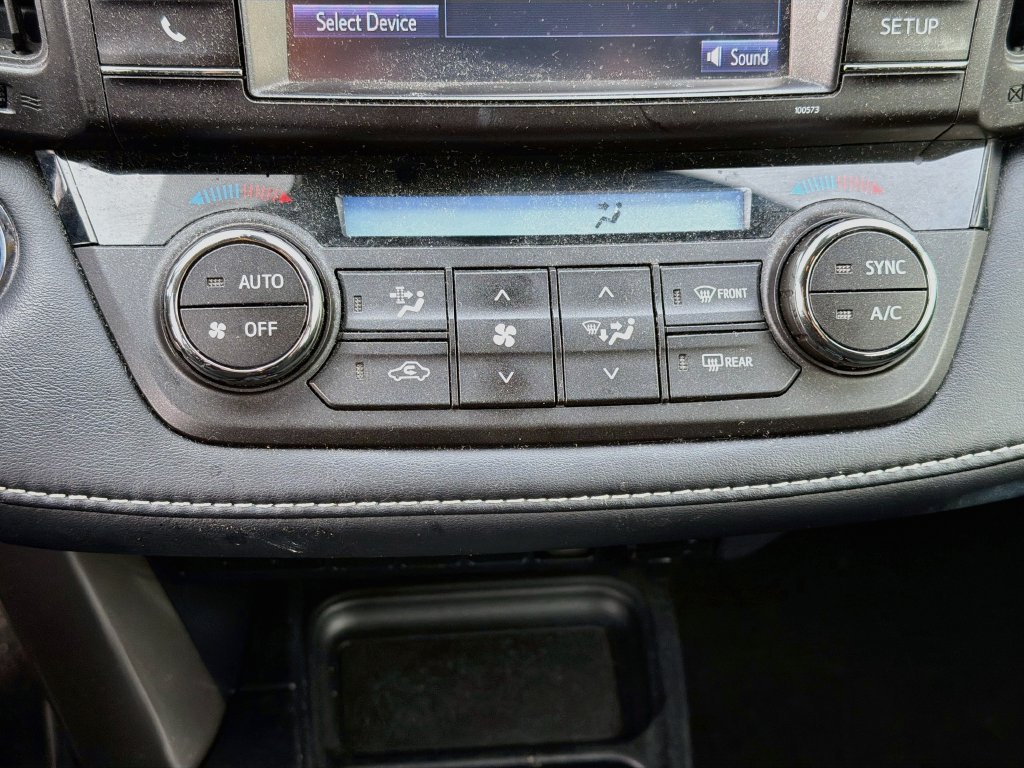 Used 2018 Toyota RAV4 LE AWD/4WD image 17