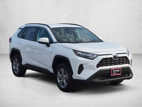 Used 2024 Toyota RAV4 XLE FWD image 3
