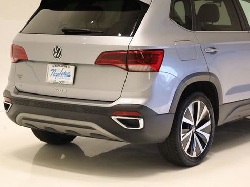 Used 2024 Volkswagen Taos SE FWD image 8