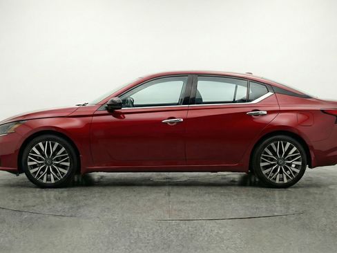 Used 2025 Nissan Altima 2.5 SV image 5