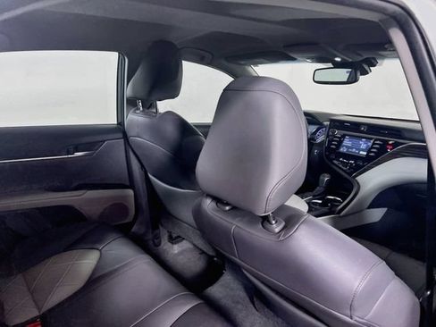 Used 2018 Toyota Camry XLE FWD image 9