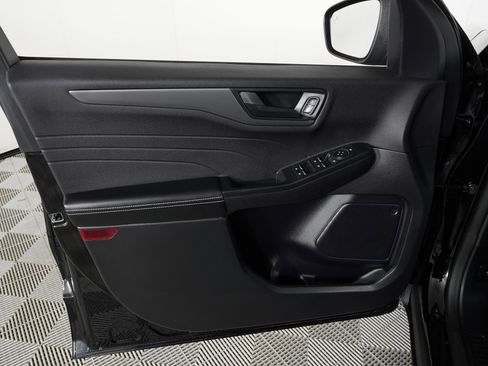Used 2023 Ford Escape Active image 15