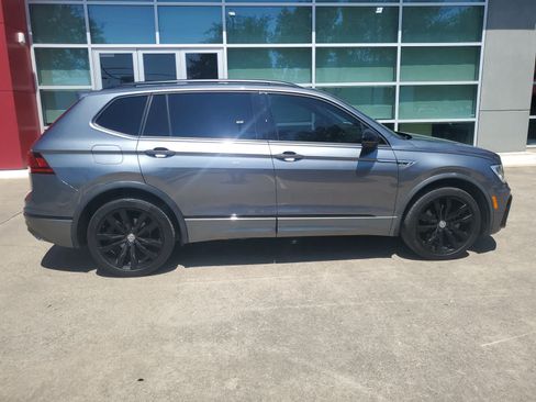 Used 2021 Volkswagen Tiguan SE R-Line FWD image 7