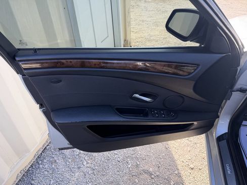 Used 2010 BMW 528i Sedan image 8