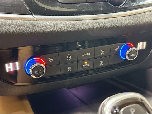 Used 2019 Buick Enclave Essence image 14