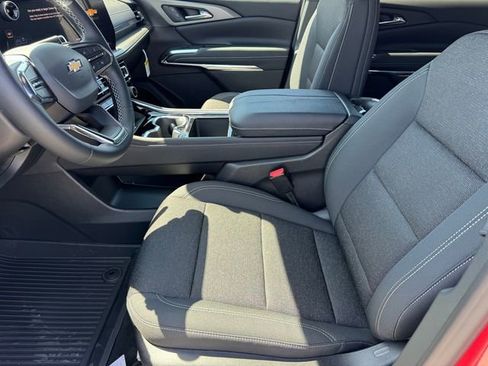 New 2026 Chevrolet Traverse LT w/ Sun and Wheel Package image 13