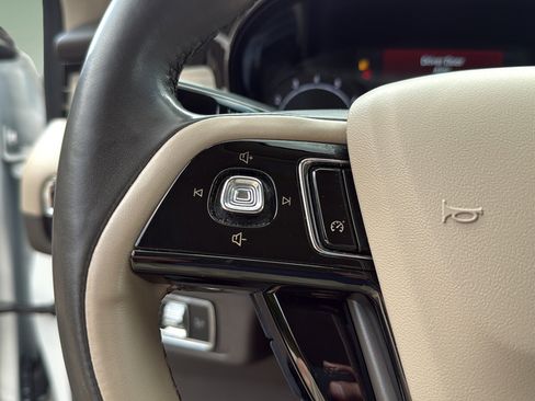 Used 2020 Lincoln Corsair AWD w/ Premium Package image 23