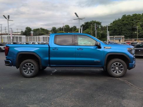 Certified 2024 GMC Sierra 1500 AT4 w/ Technology Package AWD/4WD image 4