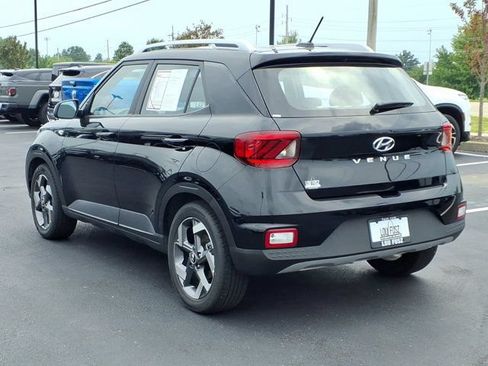 Used 2025 Hyundai Venue SEL FWD image 5