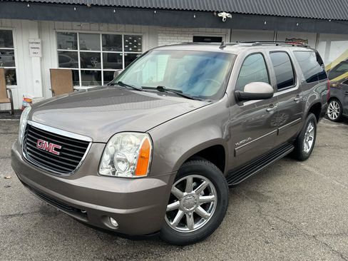Used 2013 GMC Yukon XL SLT image 2