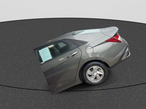 Certified 2024 Hyundai Elantra SE FWD image 6