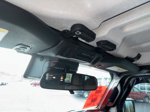 Used 2025 Jeep Gladiator Sport image 27