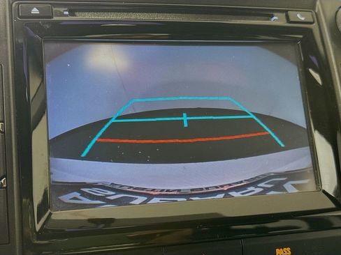 Used 2015 Toyota Camry image 16