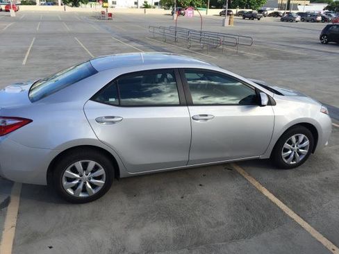 Used 2015 Toyota Corolla LE image 9
