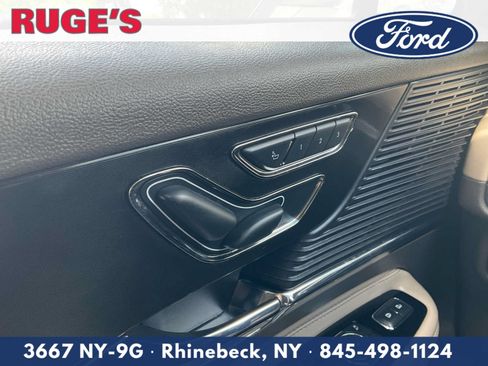 Used 2022 Lincoln Corsair AWD w/ Premium Package image 19