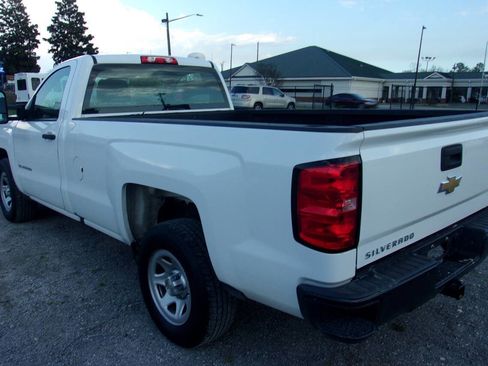 Used 2018 Chevrolet Silverado 1500 W/T w/ Trailering Package image 5