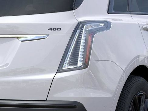 New 2026 Cadillac XT5 Sportv w/ LPO, Onyx Lite Package AWD/4WD image 11