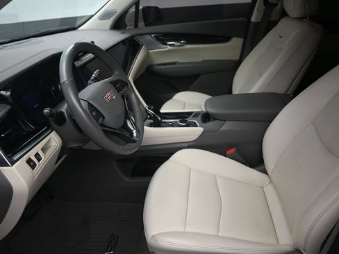 Used 2024 Cadillac XT6 Premium Luxury FWD image 12