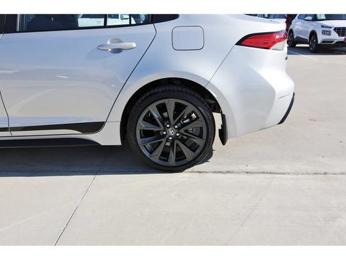 Used 2026 Toyota Corolla SE FWD image 32