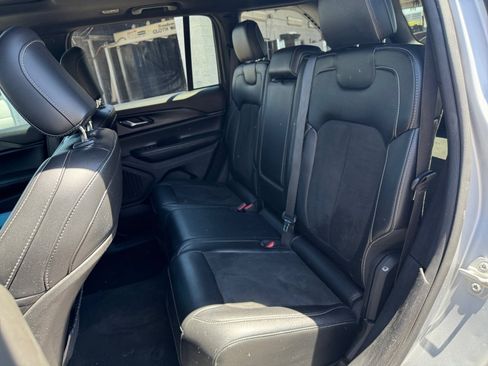 Used 2024 Jeep Grand Cherokee Altitude AWD/4WD image 27