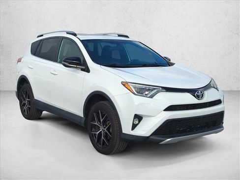 Used 2016 Toyota RAV4 SE image 3