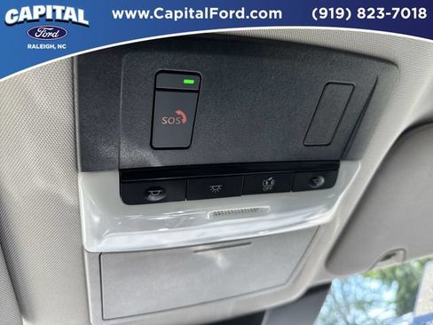 Used 2025 Nissan Pathfinder SV FWD image 32